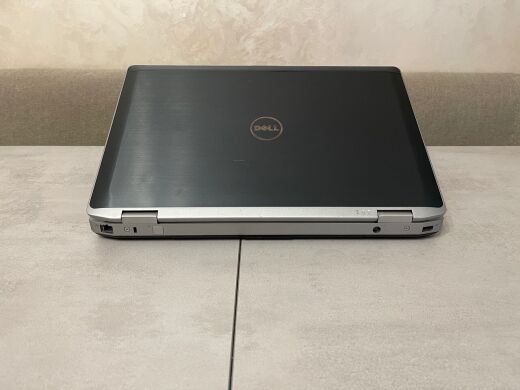 Ноутбук Dell Latitude E6530 / 15.6" (1600x900) TN LED / Intel Core i7-3520M (2 (4) ядра по 2.9 - 3.6 GHz) / 8 GB DDR3 / 240 GB SSD / Intel HD Graphics 4000 / DVD-RW / WebCam 