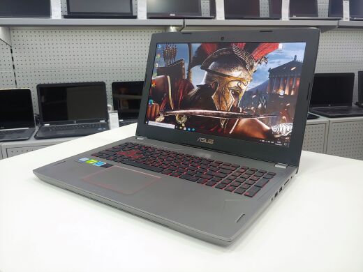 Asus ROG GL502VM-DS74 / 15.6" (1920x1080) IPS / Intel Core i7-7700HQ (4 (8) ядра по 2.8 - 3.8 GHz) / 16 GB DDR4 / 240 GB SSD+1000 GB HDD / nVidia GeForce GTX 1060 6 GB / WebCam