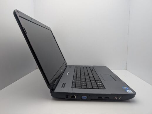 Ноутбук Acer Aspire 7715Z / 17.3" (1600x900) TN / Intel Pentium T4500 (2 ядра по 2.3 GHz) / 4 GB DDR3 / 250 GB HDD / Intel Graphics / WebCam / DVD-ROM / АКБ не держит