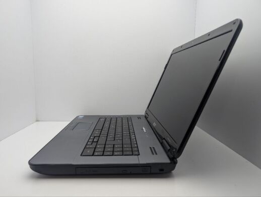 Ноутбук Acer Aspire 7715Z / 17.3" (1600x900) TN / Intel Pentium T4500 (2 ядра по 2.3 GHz) / 4 GB DDR3 / 250 GB HDD / Intel Graphics / WebCam / DVD-ROM / АКБ не держит