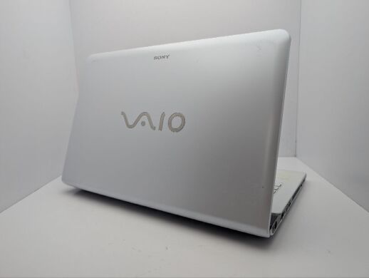 Ноутбук Sony SVE-171G12M / 17.3" (1600x900) TN / Intel Core i3-3120M (2 (4) ядра по 2.5 GHz) / 8 GB DDR3 / 1000 GB HDD / Intel HD Graphics 4000 / WebCam / DVD-ROM Ноутбук Sony SVE-171G12M / 17.3" (1600x900) TN / Intel Core i3-3120M (2 (4) ядра по 2.5 GHz) / 8 GB DDR3 / 1000 GB HDD / Intel HD Graphics 4000 / WebCam / DVD-ROM