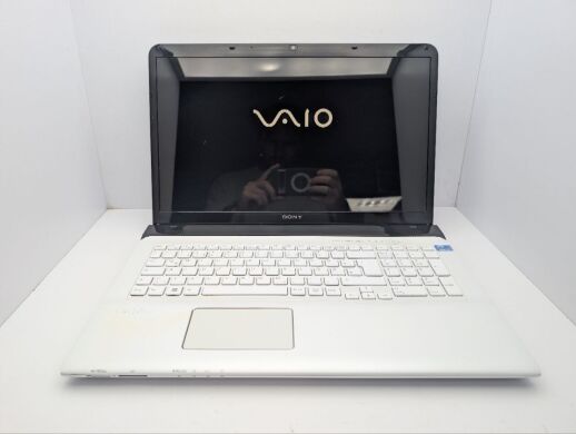 Ноутбук Sony SVE-171G12M / 17.3" (1600x900) TN / Intel Core i3-3120M (2 (4) ядра по 2.5 GHz) / 8 GB DDR3 / 1000 GB HDD / Intel HD Graphics 4000 / WebCam / DVD-ROM Ноутбук Sony SVE-171G12M / 17.3" (1600x900) TN / Intel Core i3-3120M (2 (4) ядра по 2.5 GHz) / 8 GB DDR3 / 1000 GB HDD / Intel HD Graphics 4000 / WebCam / DVD-ROM