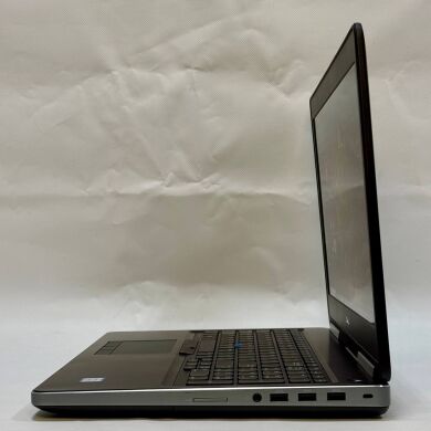 Мобільна робоча станція Б-клас Dell Precision 7510 / 15.6" (1920x1080) IPS / Intel Core i5-6300HQ (4 ядра по 2.3 - 3.2 GHz) / 32 GB DDR4 / 256 GB SSD + 500 GB HDD / AMD FirePro W5170M, 2 GB GDDR5, 128-bit / Windows 10 Pro