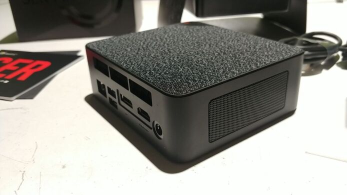 copy_Неттоп Beelink SER5 MAX USFF / AMD Ryzen 7 5800H (8 (16) ядер по 3.2 - 4.4 GHz) / 16 GB DDR4 / 240 GB SSD+1000 GB HDD / AMD Radeon RX Vega 8 Graphics / USB 3.1 / Wi-Fi / Bluetooth / Блок питания в комплекте