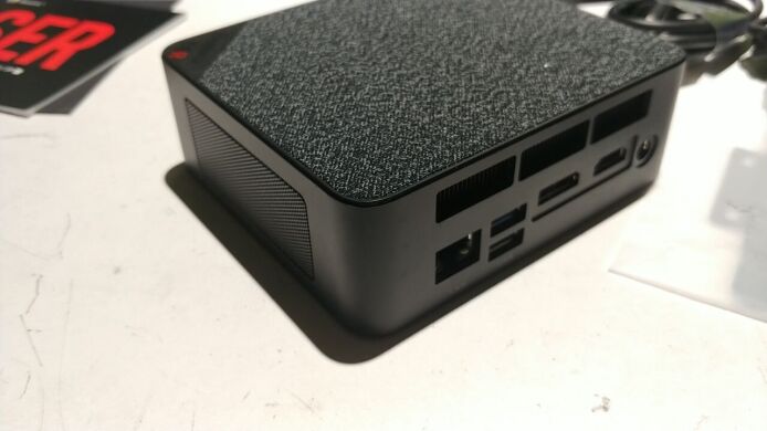 copy_Неттоп Beelink SER5 MAX USFF / AMD Ryzen 7 5800H (8 (16) ядер по 3.2 - 4.4 GHz) / 16 GB DDR4 / 240 GB SSD+1000 GB HDD / AMD Radeon RX Vega 8 Graphics / USB 3.1 / Wi-Fi / Bluetooth / Блок питания в комплекте