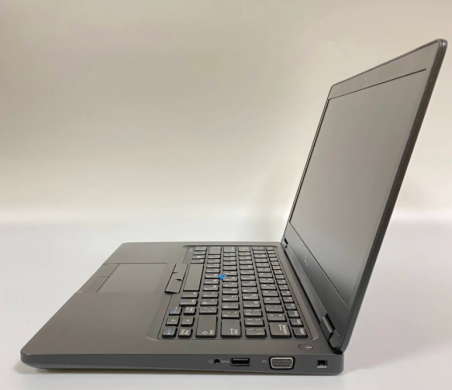 Ігровий ноутбук Б-клас Dell Latitude 5480 / 14" (1920x1080) TN / Intel Core i7-6600U (2 (4) ядра по 2.6 - 3.4 GHz) / 16 GB DDR4 / 512 GB SSD / nVIdia GeForce 930MX, 2 GB DDR3, 64-bit / WebCam + Бездротова мишка