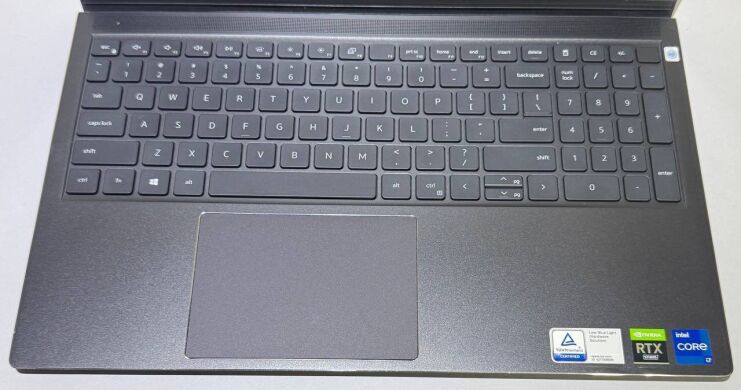Игровой ноутбук Dell Vostro 7510 / 15.6" (1920x1080) IPS / Intel Core i7-11800H (8 (16) ядер по 2.3 - 4.6 GHz) / 16 GB DDR4 / 512 GB SSD / nVidia GeForce RTX 3050, 4 GB GDDR6, 128-bit / WebCam
