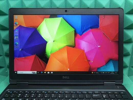 Мобільна робоча станція Б-клас Dell Precision 3520 / 15.6" (1920x1080) IPS / Intel Core i7-7820HQ (4 (8) ядра по 2.9 - 3.9 GHz) / 16 GB DDR4 / 256 GB SSD / nVidia Quadro M620, 2 GB GDDR5, 128-bit / WebCam / HDMI / Windows 10 ліцензія