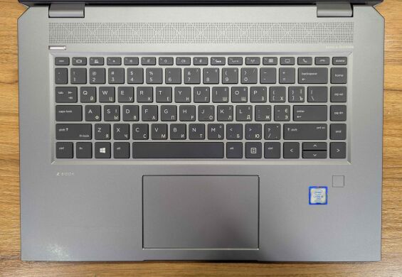 Мобильная рабочая станция HP zBook Studio G5 / 15.6" (1920x1080) IPS / Intel Core i9-9880H (8 (16) ядер по 2.3 - 4.8 GHz) / 16 GB DDR4 / 512 GB SSD / nVidia Quadro P1000, 4 GB GDDR5, 128-bit / WebCam / TouchID / Windows 10