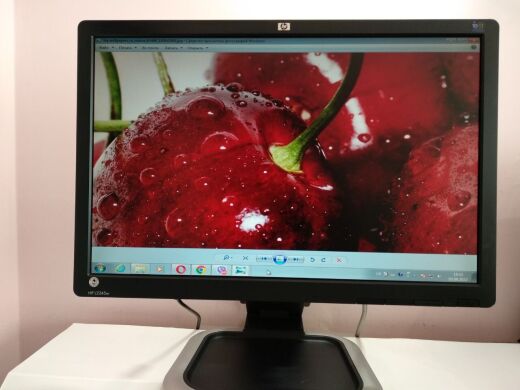 Монитор Б класс HP L2245w / 22" (1680x1050) TN / DVI, VGA, USB / VESA 100x100