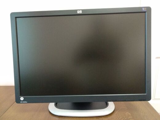 Монитор Б класс HP L2245w / 22" (1680x1050) TN / DVI, VGA, USB / VESA 100x100