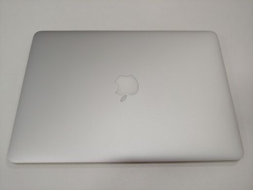 Ультрабук Apple MacBook Air 13 (2013) A1466 / 13.3" (1440х900) TN LED / Intel Core i5-4250U (2 (4) ядра по 1.3 - 2.6 GHz) / 4 GB DDR3 / 128 GB SSD / WebCam / USB 3.0
