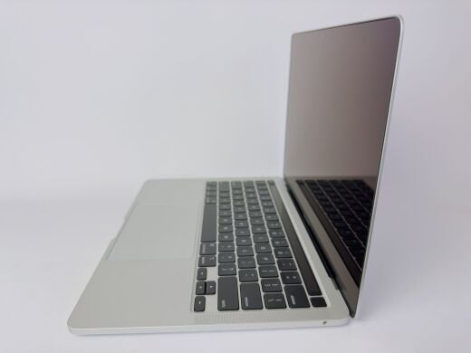 Ноутбук Apple MacBook Pro 13 / 13.3" (2560x1600) IPS / Apple M1 (8 ядер по 3.2 GHz) / 8 GB DDR4 / 256 GB SSD / Apple M1 Graphics / WebCam / MacOS / Silver Ноутбук Apple MacBook Pro 13 / 13.3" (2560x1600) IPS / Apple M1 (8 ядер по 3.2 GHz) / 8 GB DDR4 / 256 GB SSD / Apple M1 Graphics / WebCam / MacOS / Silver