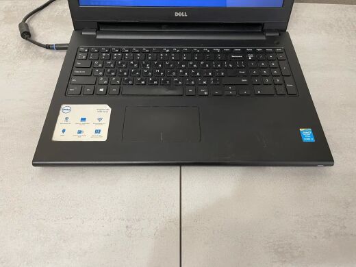 Ноутбук Б-класс Dell Inspiron 3543 / 15.6" (1366x768) TN / Intel Core i7-5500U (2 (4) ядра по 2.4 - 3.0 GHz) / 8 GB DDR3 / 256 GB SSD NEW / Intel HD Graphics 5500 / WebCam / HDMI