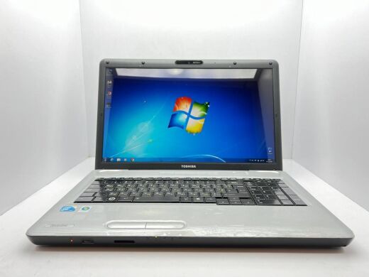 Ноутбук Б-класс Toshiba Satellite L550 / 17.3" (1600x900) TN / Intel Core 2 Duo T6500 (2 ядра по 2.1 GHz) / 4 GB DDR2 / 250 GB HDD / ATI Mobility Radeon HD 4530, 512 MB DDR3, 64-bit / WebCam