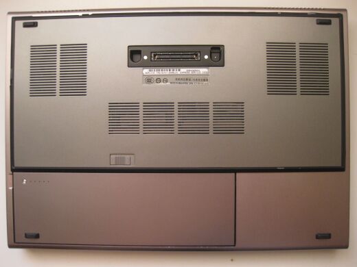 Ноутбук Dell Precision M6400 / 17" (1440x900) TN / Intel Core 2 Extreme X9100 (2 ядра по 3.06 GHz) / 8 GB DDR3 / 128 GB SSD + 320 GB HDD / nVidia Quadro FX 3700M, 1GB GDDR3, 256-bit / WebCam