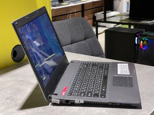 Ноутбук Ergo Clevo w540su / 14" (1366x768) TN / Intel Core i5-4200M (2 (4) ядра по 2.5 - 3.1 GHz) / 8 GB DDR3 / 240 GB SSD / Intel HD Graphics 4600 / WebCam