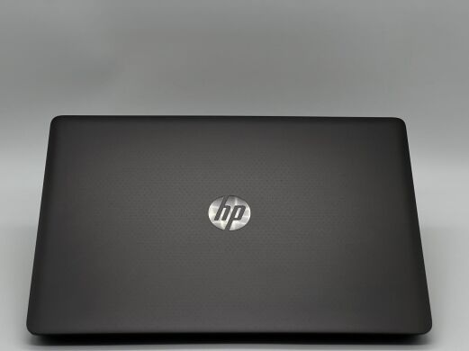 Ноутбук робоча станція Б-клас HP zBook Studio G3 / 15.6" (3840x2160) IPS / Intel Xeon E3-1505M v5 (4 (8) ядра по 2.8 - 3.7 GHz) / 16 GB DDR4 / 512 GB SSD / nVidia Quadro M1000M, 4 GB GDDR5, 128-bit / WebCam 