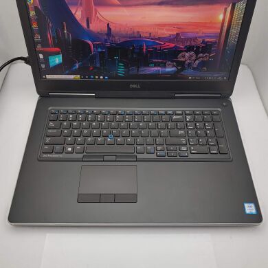 Рабоча станція Dell Precision 7710 / 17.3" (1920х1080) IPS / Intel Core i7-6820HQ (4 (8) ядра по 2.7 - 3.6 GHz) / 8 GB DDR4 / 256 GB SSD / nVidia Quadro M4000M, 4 GB GDDR5, 256-bit / WebCam