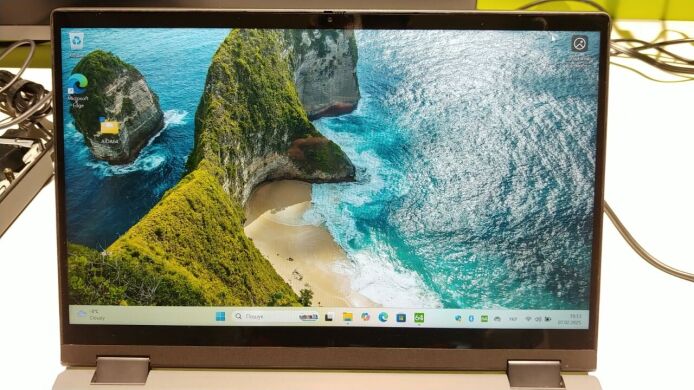 Ультрабук-трансформер Б-клас Lenovo IdeaPad Flex 5 14ARE05 / 14" (1920x1080) IPS Touch / AMD Ryzen 5 4500U (6 ядер по 2.3 - 4.0 GHz) / 16 GB DDR4 / 256 GB SSD / AMD Radeon Vega Graphics / WebCam Ультрабук-трансформер Б-клас Lenovo IdeaPad Flex 5 14ARE05 / 14" (1920x1080) IPS Touch / AMD Ryzen 5 4500U (6 ядер по 2.3 - 4.0 GHz) / 16 GB DDR4 / 256 GB SSD / AMD Radeon Vega Graphics / WebCam