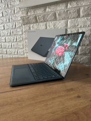 Ультрабук Б-класс Microsoft Surface Laptop 2 / 13.5" (2256x1504) IPS Touch / Intel Core i5-8250U (4 (8) ядра по 1.6 - 3.4 GHz) / 8 GB DDR3 / 256 GB SSD M.2 / Intel UHD Graphics 620 / WebCam / HDMI