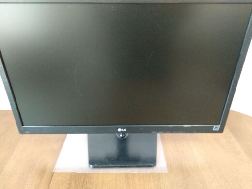 Монитор Б-класс LG 22M38A-B / 21.5" (1920x1080) TN / VGA / VESA 75x75