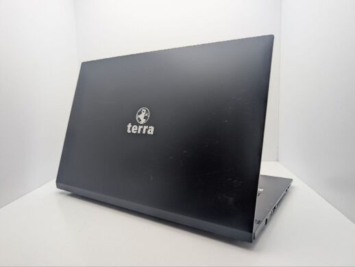 Ноутбук Terra Mobile 1715 / 17.3" (1600x900) TN / Intel Core i5-8250U (4 (8) ядра по 1.6 - 3.4 GHz) / 8 GB DDR4 / 240 GB SSD / Intel UHD Graphics 620 / WebCam / DVD-ROM