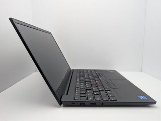Ультрабук Б-клас Lenovo ThinkPad E15 Gen 2 / 15.6" (1920x1080) IPS / Intel Core i7-1165G7 (4 (8) ядра по 2.8 - 4.7 GHz) / 16 GB DDR4 / 512 GB SSD M.2 / Intel Iris Xe Graphics / WebCam
