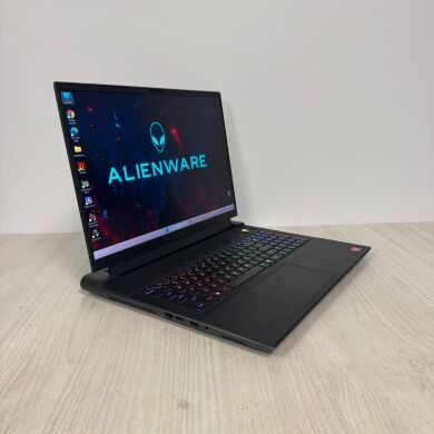 Игровой ноутбук Б-класс Dell Alienware m18 R1 / 18" (1920x1200) IPS / AMD Ryzen 9 7845HX (12 (24) ядер по 3.0 - 5.2 GHz) / 16 GB DDR5 / 512 GB SSD NVMe / nVidia GeForce RTX 4070, 8 GB GDDR6, 128-bit / WebCam Игровой ноутбук Б-класс Dell Alienware m18 R1 / 18" (1920x1200) IPS / AMD Ryzen 9 7845HX (12 (24) ядер по 3.0 - 5.2 GHz) / 16 GB DDR5 / 512 GB SSD NVMe / nVidia GeForce RTX 4070, 8 GB GDDR6, 128-bit / WebCam