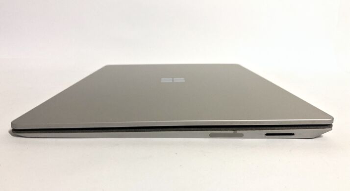 Ультрабук Microsoft Surface Laptop 2 1769 / 13.5" (2256x1504) IPS Touch / Intel Core i5-8350U (4 (8) ядра по 1.7 - 3.6 GHz) / 8 GB DDR4 / 256 GB SSD NVMe / Intel UHD Graphics 620 / WebCam / Win 11 Pro