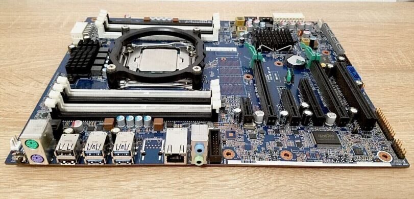 Комплект: Материнская плата HP Z440 / Intel Xeon E5-2690 v4 (14 (28) ядер по 2.6 - 3.5 GHz) (аналог i7-11700F) / Socket LGA 2011 v3+v4 / NVMe boot + рамка крепления 2011 (для башни кулера)