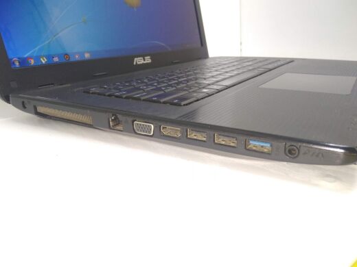 Ноутбук Asus R704V / 17.3" (1600x900) TN / Intel Core i3-3120M (2 (4) ядра по 2.5 GHz) / 6 GB DDR3 / 500 GB HDD / NVIDIA GeForce GT 720M, 2 GB GDDR3, 64-bit / WebCam 