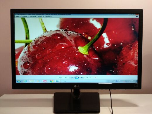 Монитор Б-класс LG 22M38A-B / 21.5" (1920x1080) TN / VGA / VESA 75x75