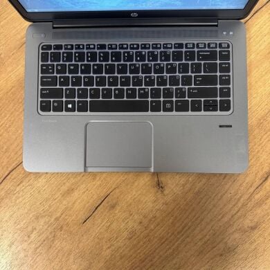 Ультрабук Б-клас HP EliteBook Folio 1040 G2 / 14" (1600x900) TN / Intel Core i5- 5300U (2 (4) ядра по 2.3 - 2.9 GHz) / 8 GB DDR3 / 256 GB SSD / Intel HD Graphics 5500 / WebCam Ультрабук Б-клас HP EliteBook Folio 1040 G2 / 14" (1600x900) TN / Intel Core i5- 5300U (2 (4) ядра по 2.3 - 2.9 GHz) / 8 GB DDR3 / 256 GB SSD / Intel HD Graphics 5500 / WebCam
