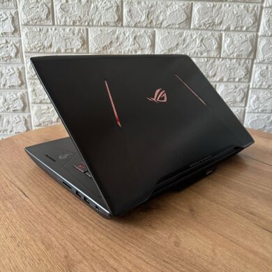 Ігровий ноутбук Asus ROG Strix GL702VI / 17.3" (1920x1080) IPS / Intel Core i7-7700HQ (4 (8) ядра по 2.8 - 3.8 GHz) / 16 GB DDR4 / 256 GB SSD M.2 + 1000 GB HDD / nVidia GeForce GTX 1080, 8 GB GDDR5X, 256-bit / WebCam