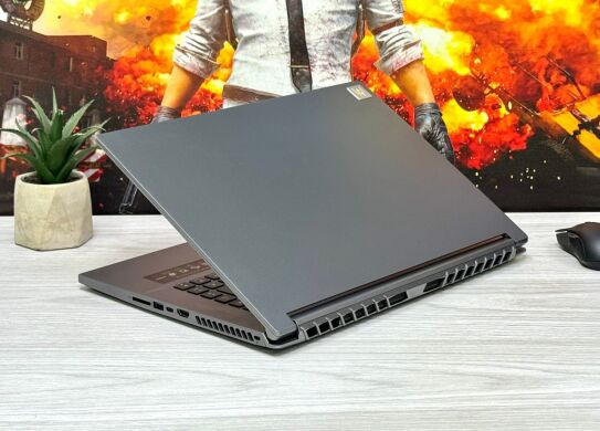 Игровой ноутбук Acer Predator Triton 500 / 16" (2560x1600) IPS / Intel Core i7-11800H (8 (16) ядер по 2.3 - 4.6 GHz) / 16 GB DDR4 / 1000 GB SSD / nVidia GeForce RTX 3070, 8 GB GDDR6, 256-bit / WebCam / Win 11 Home