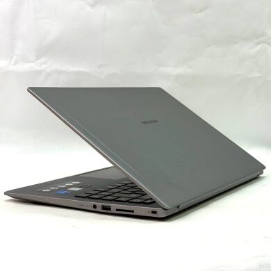 Ноутбук Б-клас Medion Akoya S15449 / 15.6" (1920x1080) IPS / Intel Core i5-1135G7 (4 (8) ядра по 4.2 GHz) / 16 GB DDR4 / 256 GB SSD / Intel Iris Xe Graphics / WebCam / Windows 11 Pro