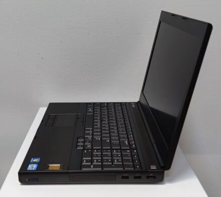 Рабочая станция Dell Precision M4700 / 15.6" (1920х1080) IPS / Intel Core i7-3840QM (4 (8) ядра по 2.8 - 3.8 GHz) / 8 GB DDR3 / 240 GB SSD / nVidia Quadro K2000M, 2 GB DDR3, 128-bit / WebCam 