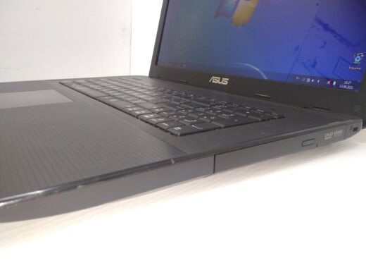 Ноутбук Asus R704V / 17.3" (1600x900) TN / Intel Core i3-3120M (2 (4) ядра по 2.5 GHz) / 6 GB DDR3 / 500 GB HDD / NVIDIA GeForce GT 720M, 2 GB GDDR3, 64-bit / WebCam 