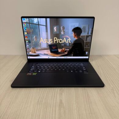 Ігровий ноутбук Б-клас Asus ProArt Studiobook P16 H7606WI / 16" (3840x2400) OLED Touch / AMD Ryzen AI 9 HX 370 (12 (24) ядер по 2.0 - 5.1 GHz) / 64 GB DDR5 / 2000 GB SSD NVMe / nVidia GeForce RTX 4070, 8 GB GDDR6, 128-bit