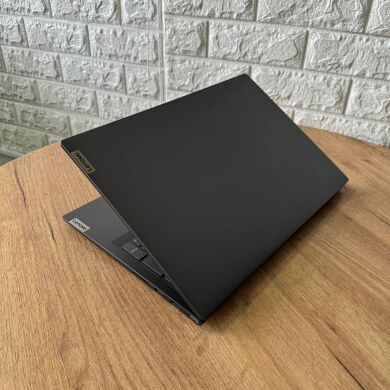 Игровой ноутбук Lenovo Ideapad Slim 7 16ARH7 / 16" (2560x1600) IPS Touch / AMD Ryzen 7 6800HS (8 (16) ядер по 3.2 - 4.7 GHz) / 16 GB DDR4 / 512 GB SSD / nVidia GeForce RTX 3050, 4 GB GDDR6, 128-bit / WebCam