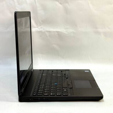 Ноутбук Dell Latitude 5580 / 15.6" (1920x1080) IPS / Intel Core i5-6200U (2 (4) ядра по 2.3 - 2.8 GHz) / 16 GB DDR4 / 256 GB SSD / Intel HD Graphics 520 / WebCam / Windows 10 Pro