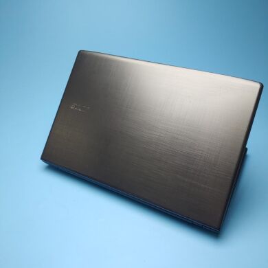 Игровой ноутбук Acer Aspire E5-576G / 15.6" (1920x1080) IPS / Intel Core i5-8250U (4 (8) ядра по 1.6 - 3.4 GHz) / 8 GB DDR4 / 480 GB SSD / nVidia GeForce MX150, 2 GB GDDR5, 64-bit / WebCam / Win 10 Home