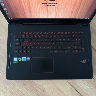 Ігровий ноутбук Asus ROG Strix GL702VI / 17.3" (1920x1080) IPS / Intel Core i7-7700HQ (4 (8) ядра по 2.8 - 3.8 GHz) / 16 GB DDR4 / 256 GB SSD M.2 + 1000 GB HDD / nVidia GeForce GTX 1080, 8 GB GDDR5X, 256-bit / WebCam