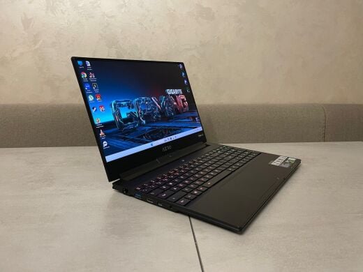 Игровой ноутбук Gigabyte Aero 15XV8 / 15.6" (3840x2160) IPS / Intel Core i7-8750H (6 (12) ядер по 2.2 - 4.1 GHz) / 16 GB DDR4 / 512 GB SSD M.2 / nVidia GeForce GTX 1070, 8 GB GDDR5, 256-bit / WebCam Игровой ноутбук Gigabyte Aero 15XV8 / 15.6" (3840x2160) IPS / Intel Core i7-8750H (6 (12) ядер по 2.2 - 4.1 GHz) / 16 GB DDR4 / 512 GB SSD M.2 / nVidia GeForce GTX 1070, 8 GB GDDR5, 256-bit / WebCam