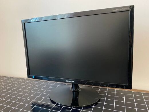 Монитор Б-класс Samsung SyncMaster S22B150N / 21.5" (1920x1080) TN / VGA + Блок питания и кабель питания