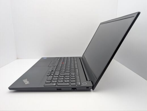 Ультрабук Б-клас Lenovo ThinkPad E15 Gen 2 / 15.6" (1920x1080) IPS / Intel Core i7-1165G7 (4 (8) ядра по 2.8 - 4.7 GHz) / 16 GB DDR4 / 512 GB SSD M.2 / Intel Iris Xe Graphics / WebCam