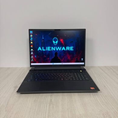 Игровой ноутбук Б-класс Dell Alienware m18 R1 / 18" (1920x1200) IPS / AMD Ryzen 9 7845HX (12 (24) ядер по 3.0 - 5.2 GHz) / 16 GB DDR5 / 512 GB SSD NVMe / nVidia GeForce RTX 4070, 8 GB GDDR6, 128-bit / WebCam Игровой ноутбук Б-класс Dell Alienware m18 R1 / 18" (1920x1200) IPS / AMD Ryzen 9 7845HX (12 (24) ядер по 3.0 - 5.2 GHz) / 16 GB DDR5 / 512 GB SSD NVMe / nVidia GeForce RTX 4070, 8 GB GDDR6, 128-bit / WebCam