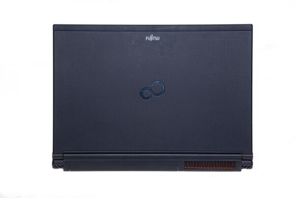 Fujitsu Celsius H720 / 15.6" (1920x1080) IPS / Intel Core i7-3720QM (4(8)ядра по 2.60-3.60GHz) / 16 GB DDR3 / 256 GB SSD / nVidia Quadro K1000M, 2 GB / DVD-RW, Webcam, USB 3.0, 3G Modem