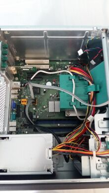 Fujitsu p5731 Tower / Intel Core 2 Quad Q6600 (4 ядра по 2.4GHz) / 4GB DDR3 / 160GB HDD 